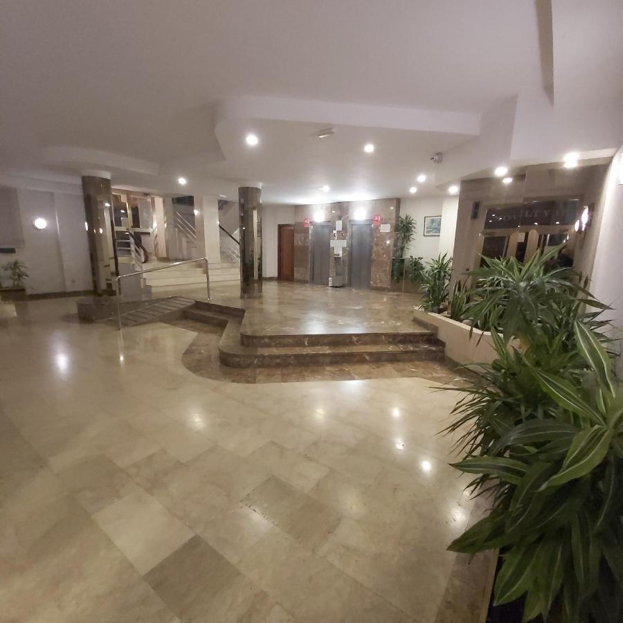 Apartamento En El Centro De Салоу Экстерьер фото
