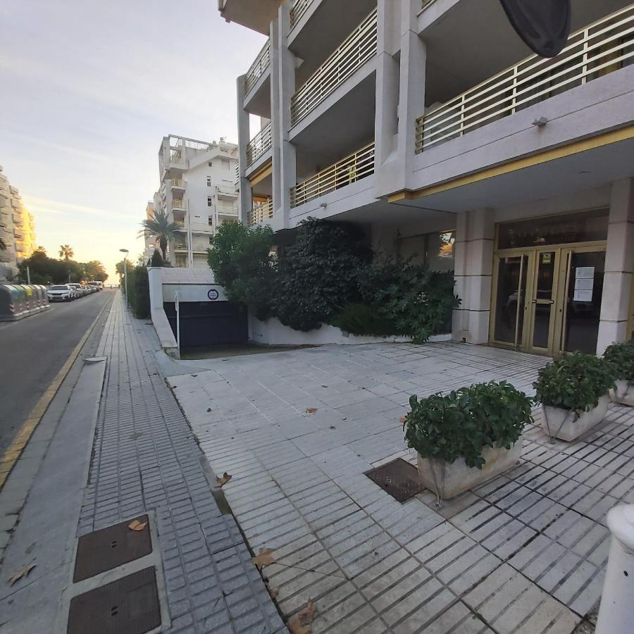 Apartamento En El Centro De Салоу Экстерьер фото