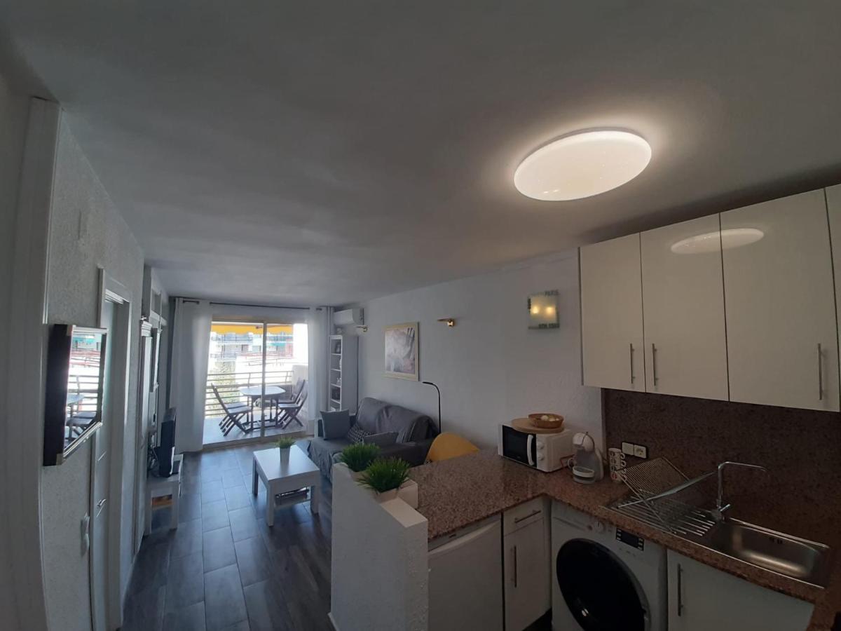 Apartamento En El Centro De Салоу Экстерьер фото